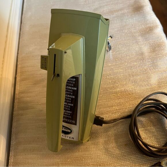 Vintage Sunbeam Mixmaster 5 Speed Electric Hand Mixer Model H-AL AVACADO GREEN - Picture 9 of 13